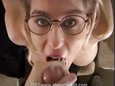 Betty Foxxx يركب القضيب الصغير بشغف وشهوة موقع سكس مترجم